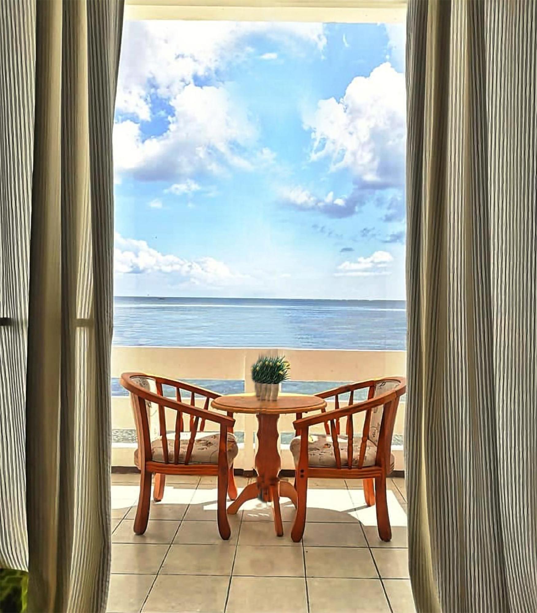 Casa Almarenzo Bed & Breakfast Bolinao Экстерьер фото
