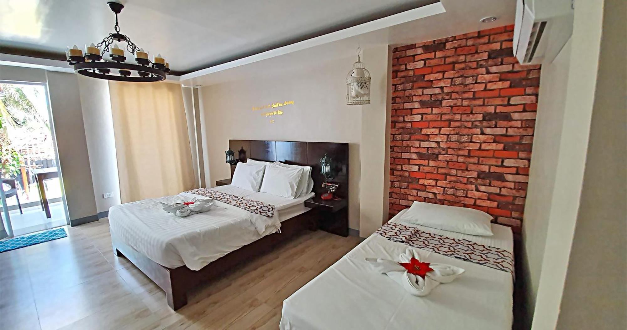 Casa Almarenzo Bed & Breakfast Bolinao Экстерьер фото