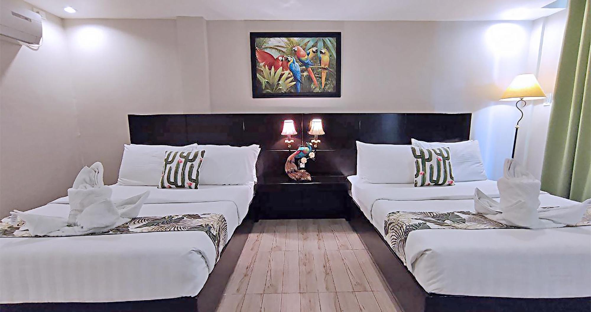 Casa Almarenzo Bed & Breakfast Bolinao Экстерьер фото
