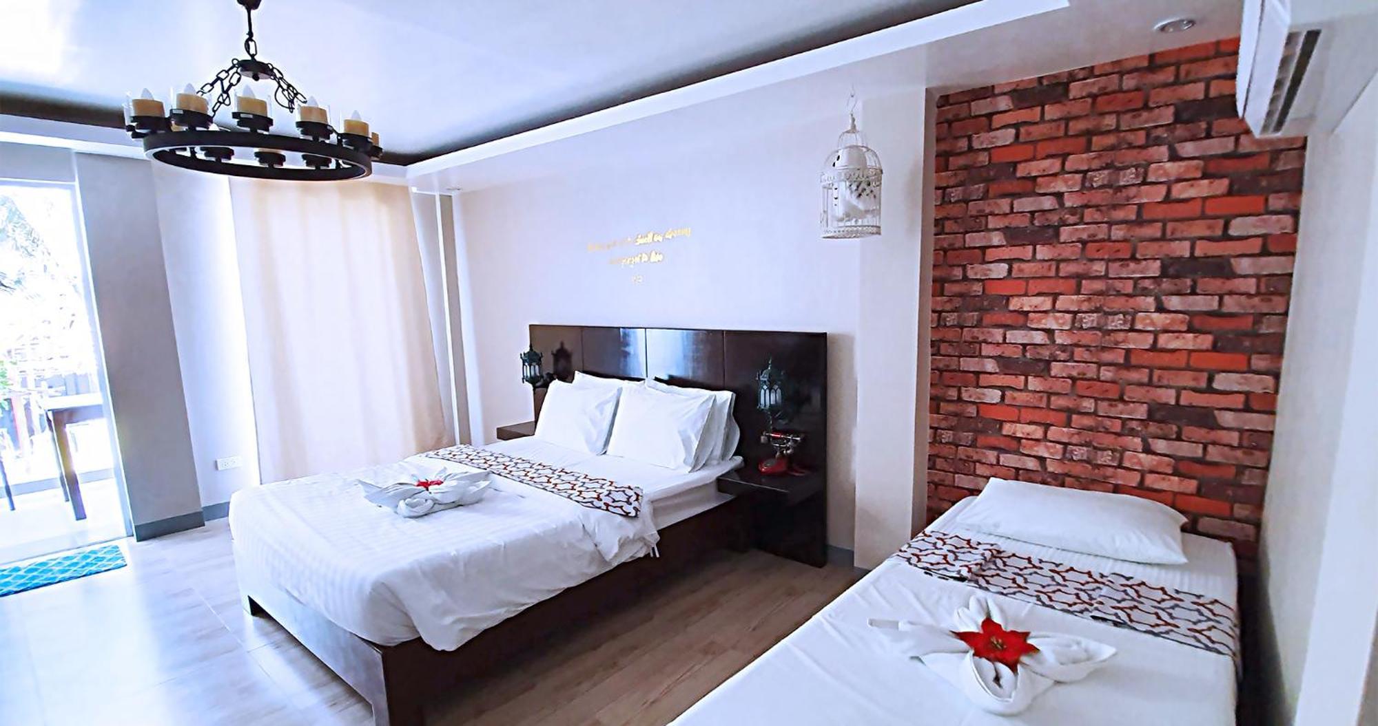 Casa Almarenzo Bed & Breakfast Bolinao Экстерьер фото