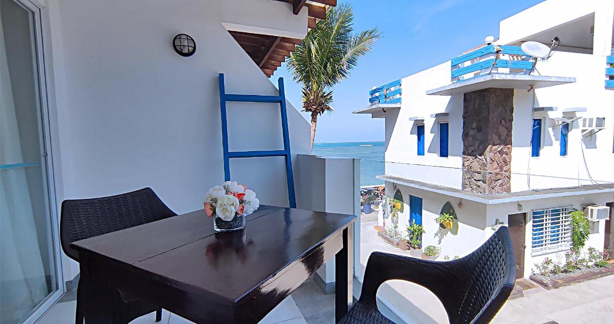 Casa Almarenzo Bed & Breakfast Bolinao Экстерьер фото