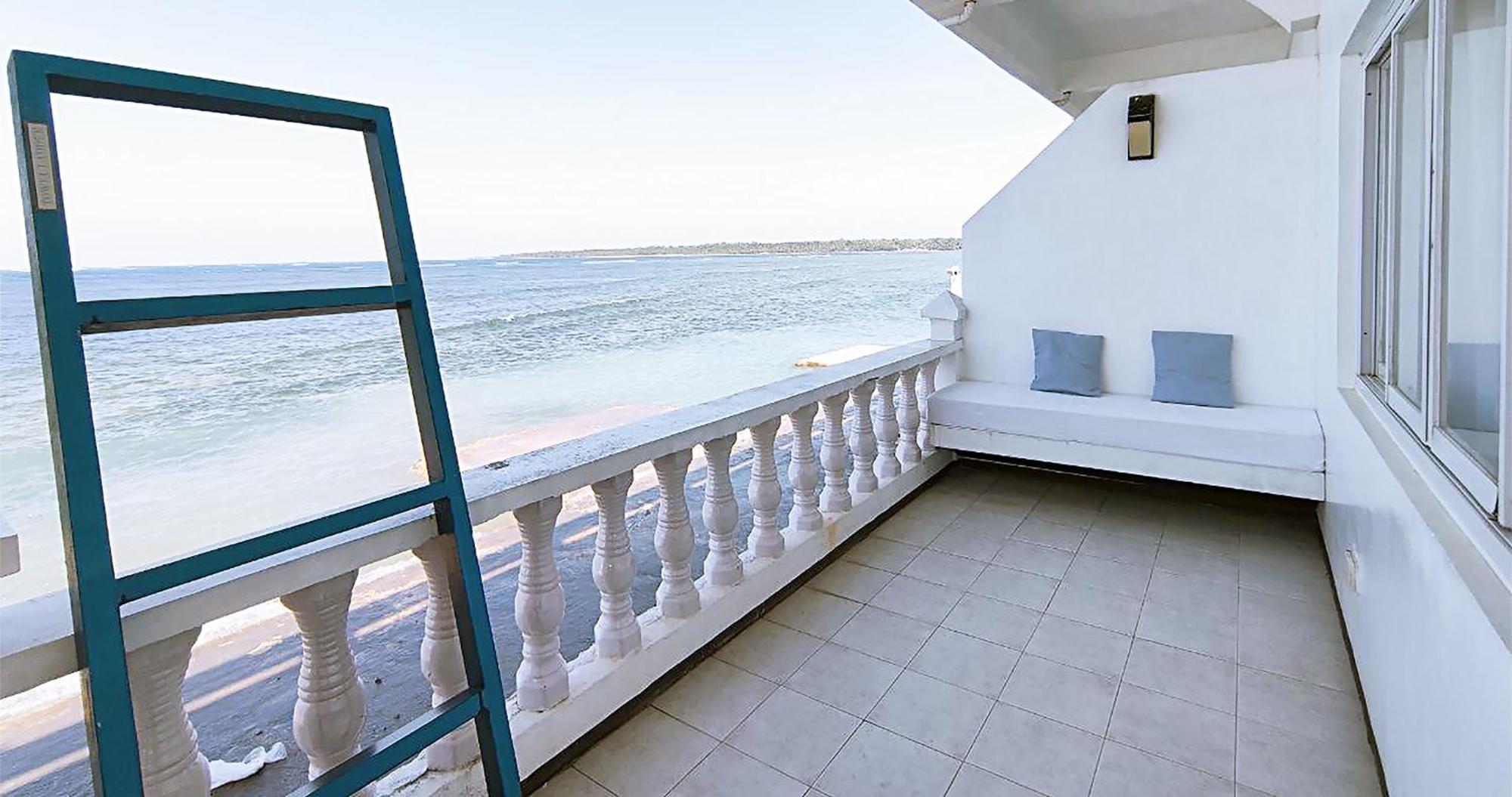 Casa Almarenzo Bed & Breakfast Bolinao Экстерьер фото