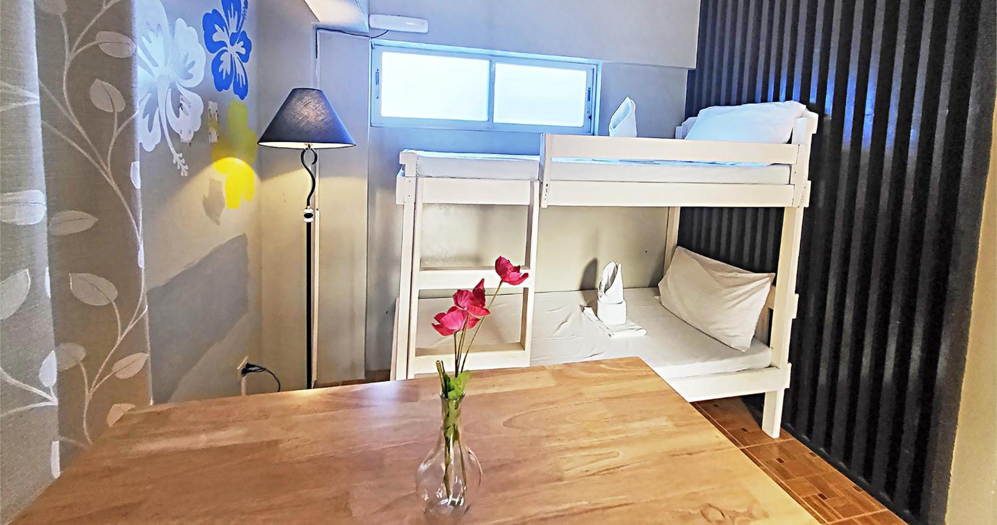 Casa Almarenzo Bed & Breakfast Bolinao Экстерьер фото