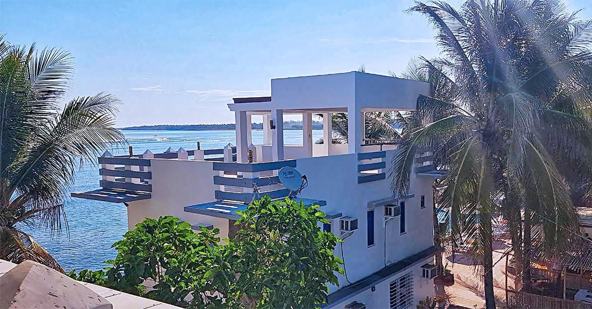 Casa Almarenzo Bed & Breakfast Bolinao Экстерьер фото